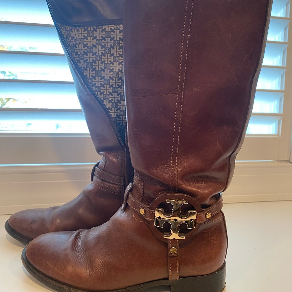 Tory Burch boots size 8